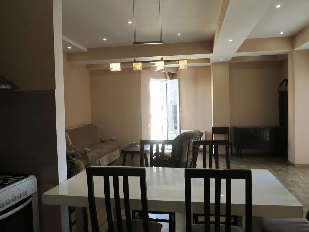 Appartamento Samatsa Georgia Tbilisi Esterno foto